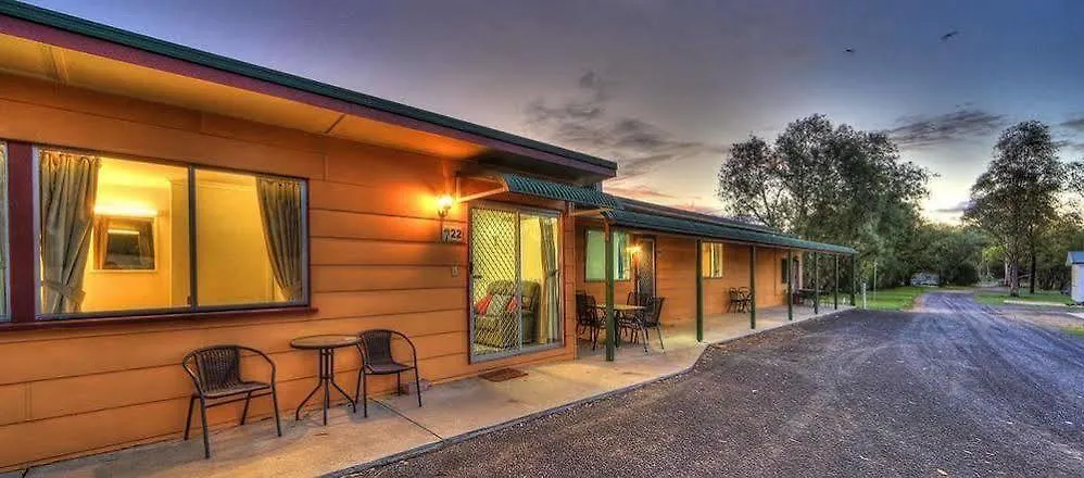Kahlers Oasis Caravan Park Warwick 3*,  Australia